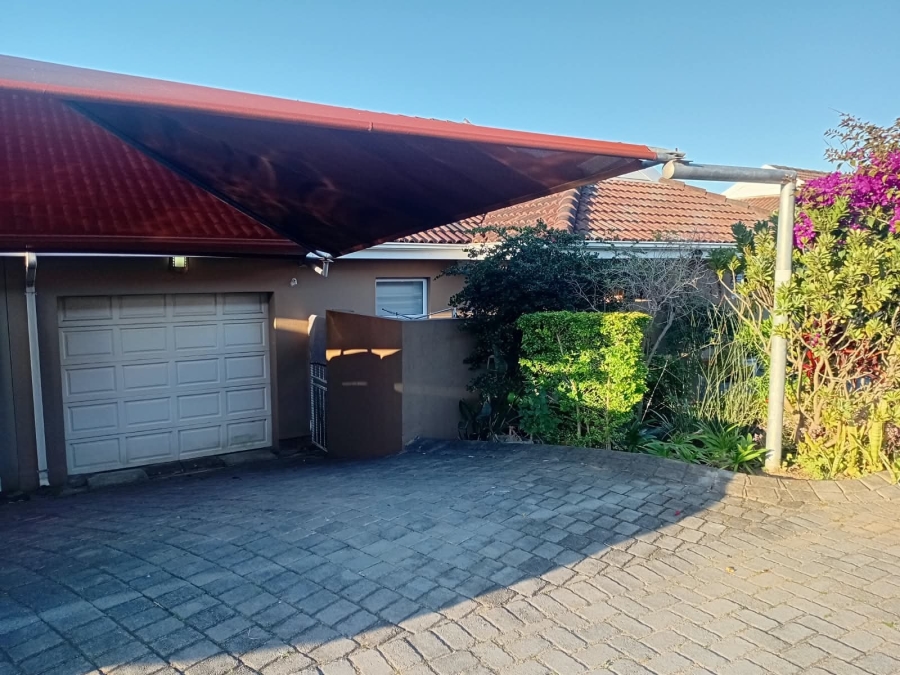 To Let 3 Bedroom Property for Rent in Beacon Bay North Eastern Cape